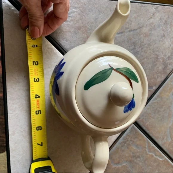 TEAPOT. Floral Painted Pot. 6 inches tall, 7 inches wide from handle to … - Picture 6 of 8